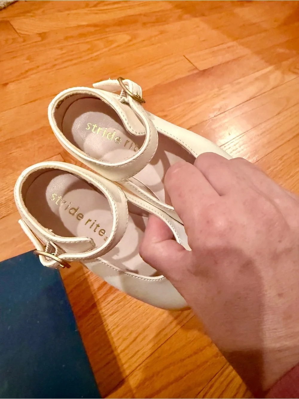 NIB Stride Rite Size 6 Off White Girls Mary Jane Dress Shoes w/Buckle 